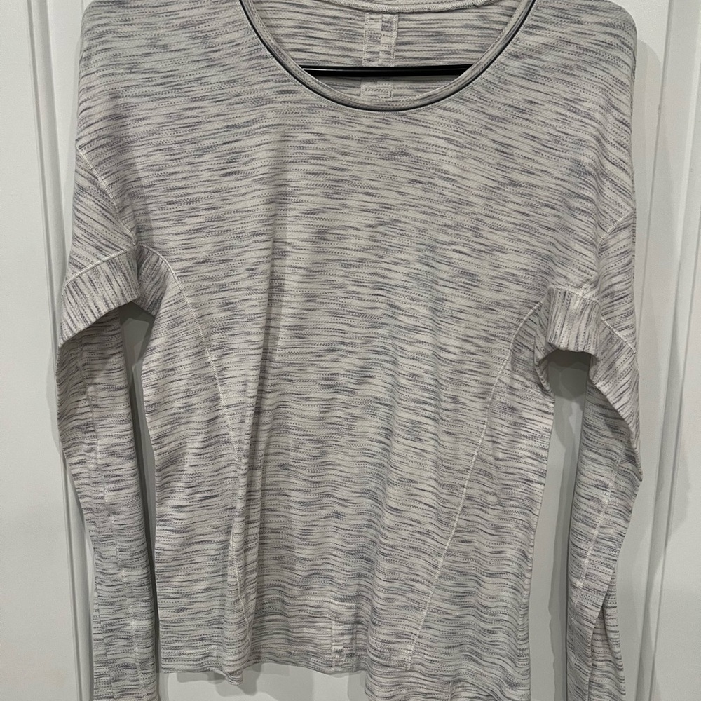 Lululemon Gray Women's Long Sleeve Top
